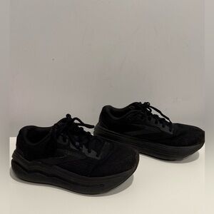 Women’s Black Running Brooks Ghost Max 2 Running Shoe